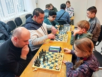 У шаховому батлі діти перемогли незрячих